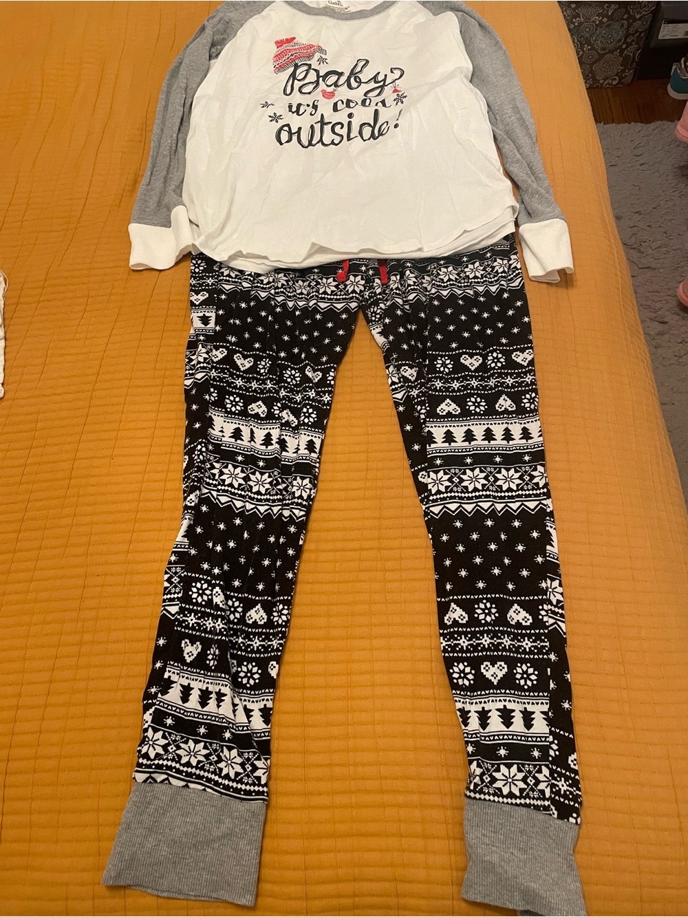 Cuddl Duds Black and White Holiday Women's Pajama Set